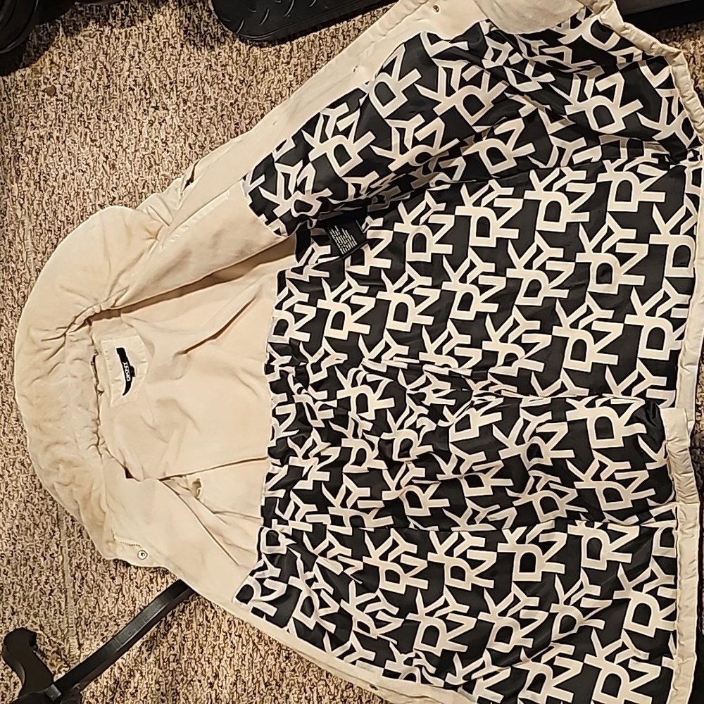 DKNY women's cream coat size large. - Picture 10 of 12